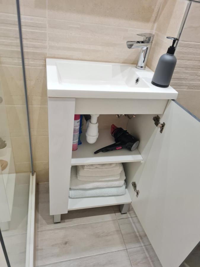 appartement vue mer pour 4 personnes accès direct plage wifi haut débit gratuit Le Barcarès Extérieur photo