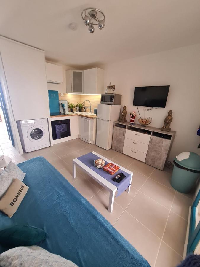 appartement vue mer pour 4 personnes accès direct plage wifi haut débit gratuit Le Barcarès Extérieur photo
