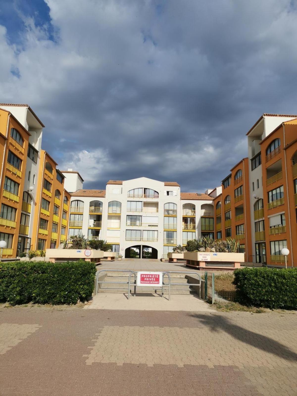 appartement vue mer pour 4 personnes accès direct plage wifi haut débit gratuit Le Barcarès Extérieur photo