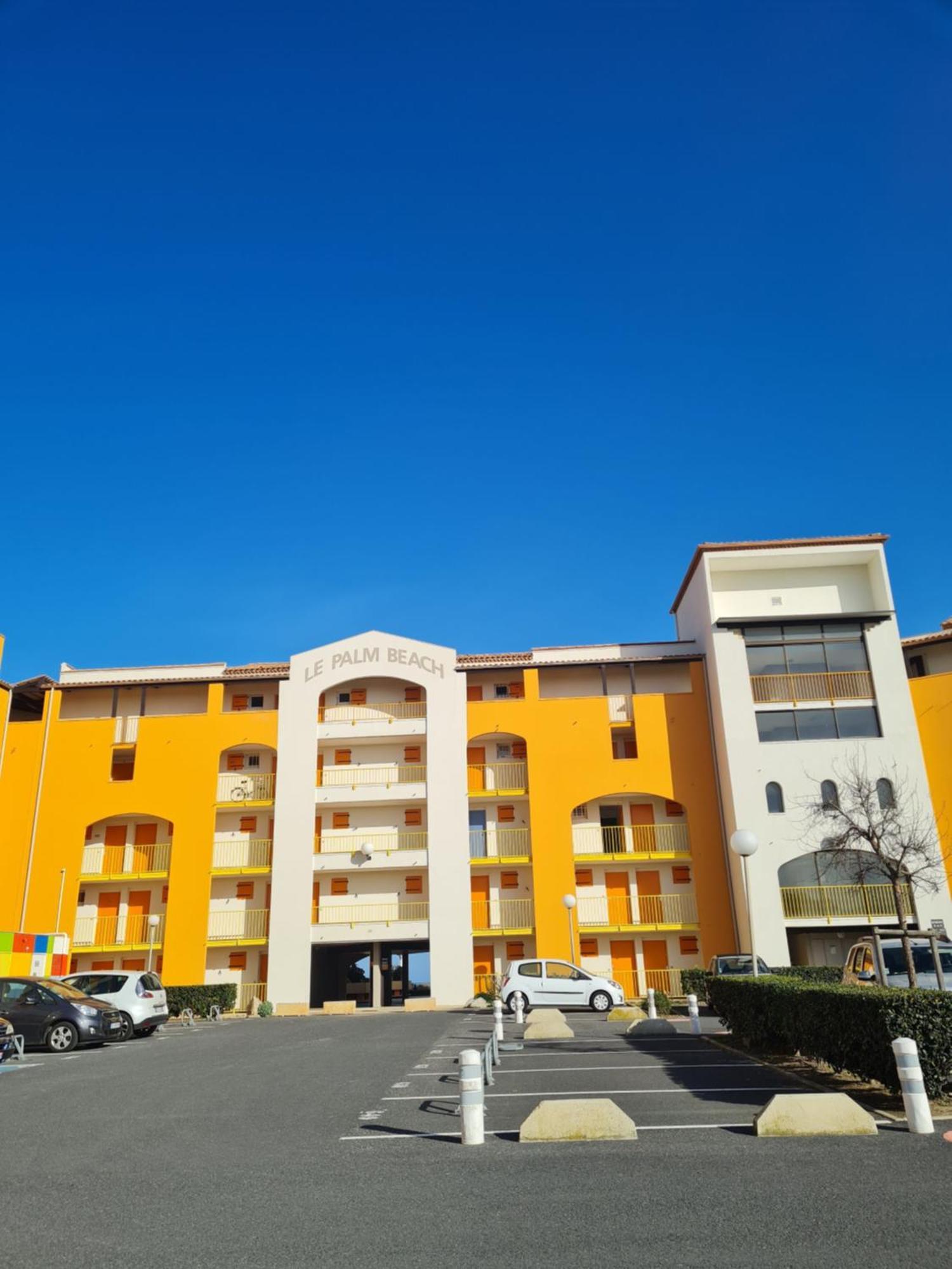 appartement vue mer pour 4 personnes accès direct plage wifi haut débit gratuit Le Barcarès Extérieur photo
